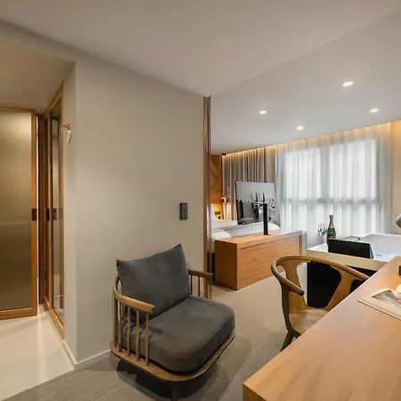9hotel Paquis Hotel 3*